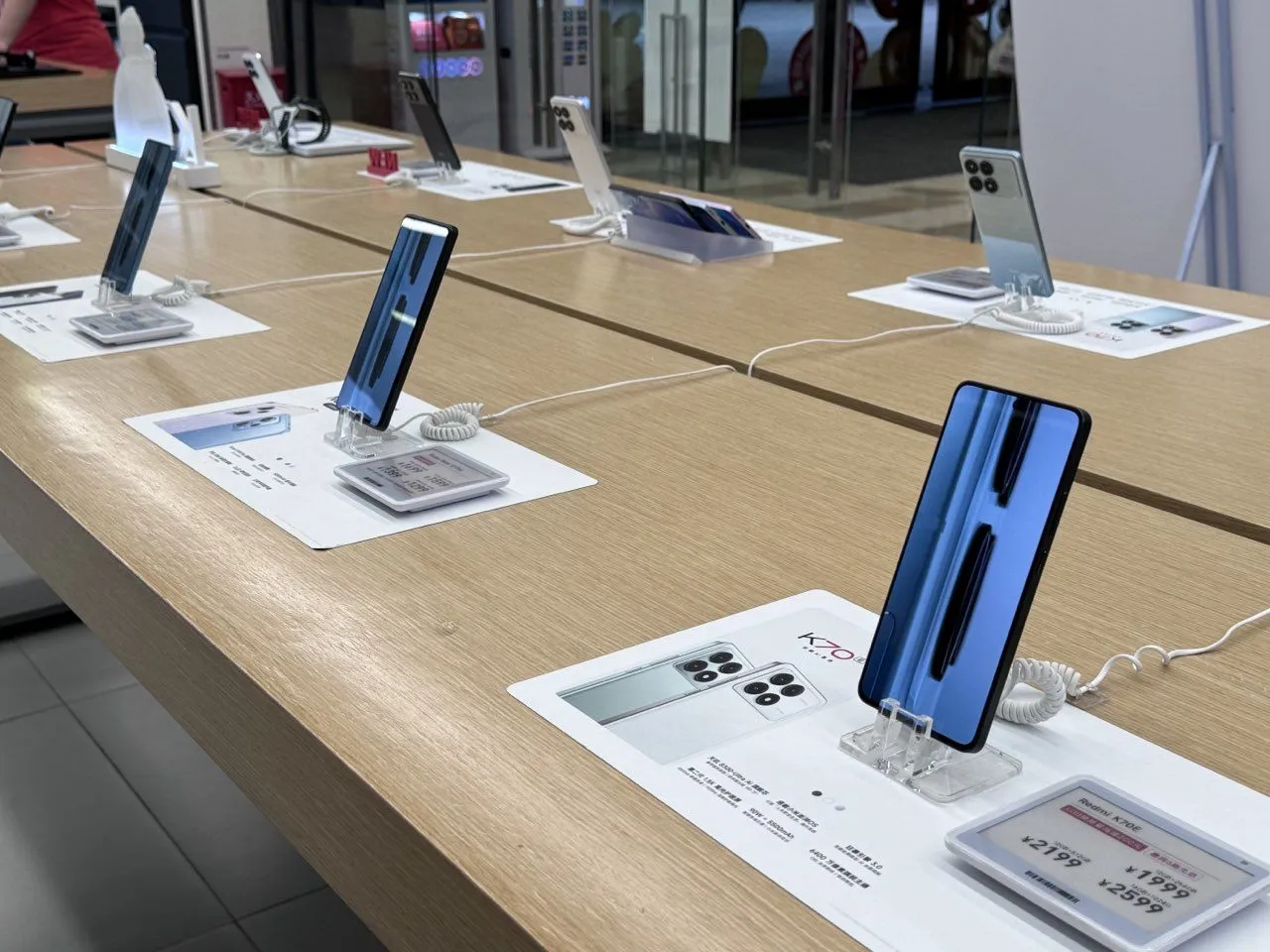 智能手表磁吸充电防盗展示架